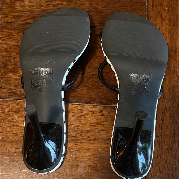 Ellemenno Polka Dot Sandals with Black Straps - Picture 7 of 8